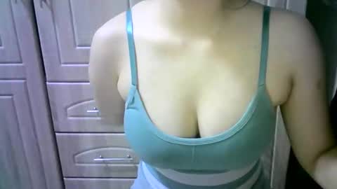 xxjazminexx online show from October 15, 2025, 12:05 pm