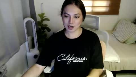 Snapshot of xxjulielovesyouxx chatting on September 30, 2025, 4:39 am July online show from September 30, 2025, 4:39 am