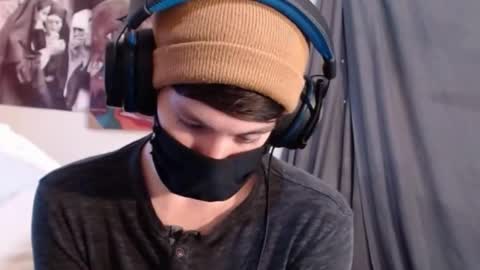 Snapshot of xxwhitefoxx chatting on October 9, 2025, 3:37 am David Fox online show from October 9, 2025, 3:37 am