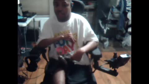 Snapshot of xxxonwheelz chatting on October 4, 2025, 1:25 am xxxonwheelz online show from October 4, 2025, 1:25 am