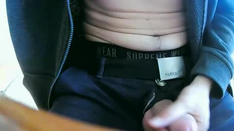 Snapshot of xzitox chatting on November 18, 2025, 3:38 pm XZitoX online show from November 18, 2025, 3:38 pm