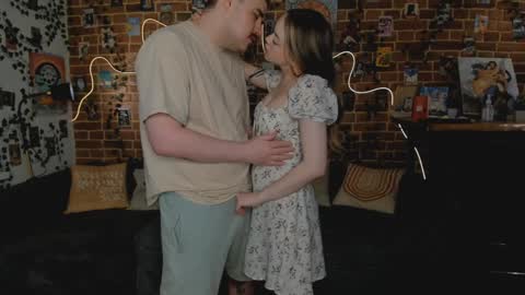 Snapshot of yami_yami_yami chatting on January 24, 2025, 5:21 pm Mia and Andry online show from January 24, 2025, 5:21 pm