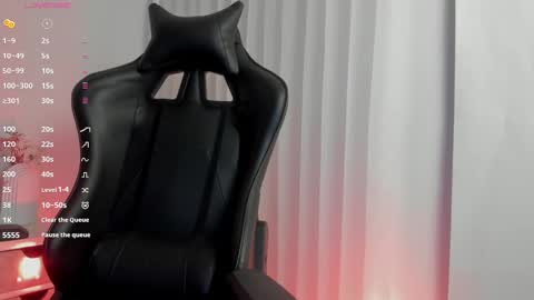 yan_nyan online show from September 16, 2025, 10:11 pm