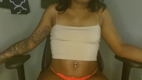 Snapshot of yarabrynnn chatting on December 3, 2024, 7:10 am YARA online show from December 3, 2024, 7:10 am