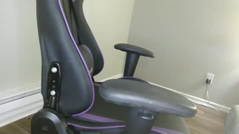 Snapshot of yarabrynnn chatting on December 5, 2024, 6:22 pm YARA online show from December 5, 2024, 6:22 pm