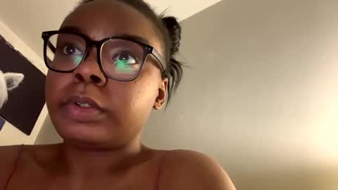 Snapshot of yarabrynnn chatting on January 13, 2025, 2:07 am YARA online show from January 13, 2025, 2:07 am