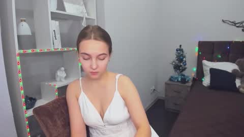 Snapshot of yasminasage chatting on December 11, 2024, 10:47 am Yasmina online show from December 11, 2024, 10:47 am