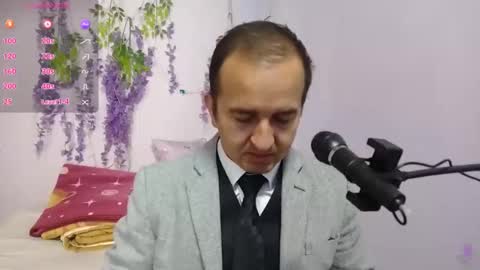 Snapshot of yazfore chatting on September 28, 2025, 4:12 pm Hazzan online show from September 28, 2025, 4:12 pm