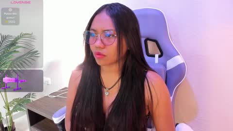 Snapshot of yeika_foxy chatting on March 6, 2025, 11:25 am yeika_foxy online show from March 6, 2025, 11:25 am