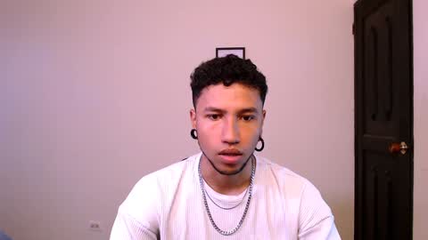 Yeff ind. model  online show from December 16, 2024, 6:05 pm