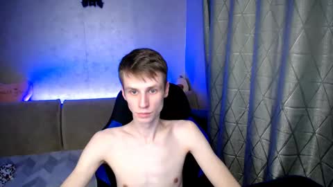 Snapshot of yes_cute_boy_ chatting on March 10, 2025, 3:30 pm Eden online show from March 10, 2025, 3:30 pm