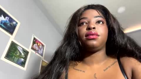 Snapshot of yes_mia_yes chatting on February 16, 2025, 3:16 pm gomez5 online show from February 16, 2025, 3:16 pm