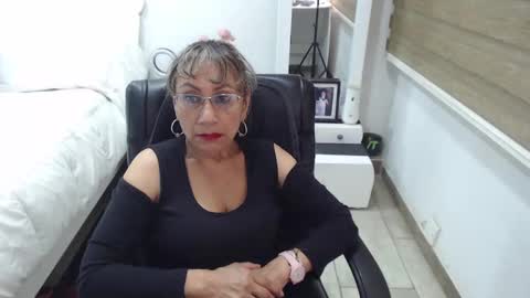 Snapshot of yessilatin chatting on January 12, 2025, 2:45 am jessy online show from January 12, 2025, 2:45 am
