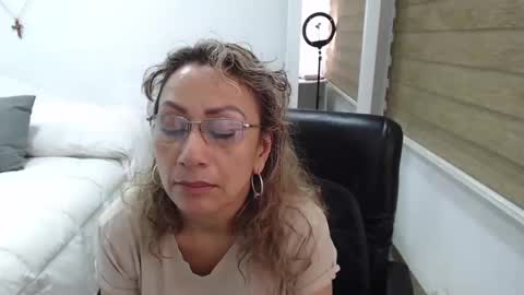Snapshot of yessilatin chatting on February 7, 2025, 12:42 am jessy online show from February 7, 2025, 12:42 am