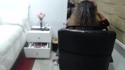 Snapshot of yessilatin chatting on October 9, 2025, 2:20 am jessy online show from October 9, 2025, 2:20 am