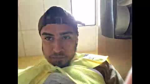 Snapshot of yezzi_1997 chatting on October 18, 2025, 1:30 am yezzi_1997 online show from October 18, 2025, 1:30 am