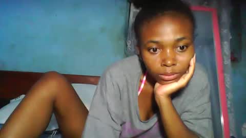yolandrina90 online show from October 24, 2025, 8:33 am