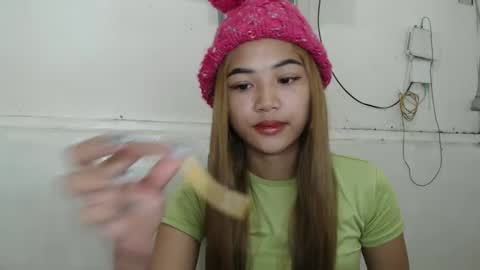 Snapshot of yosufloversweet chatting on December 9, 2024, 5:19 pm fin online show from December 9, 2024, 5:19 pm