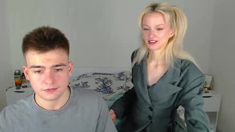 Snapshot of your_molly_mark chatting on March 1, 2025, 6:00 pm your_molly_mark online show from March 1, 2025, 6:00 pm