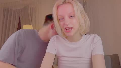 Snapshot of your_molly_mark chatting on October 4, 2025, 4:16 pm your_molly_mark online show from October 4, 2025, 4:16 pm