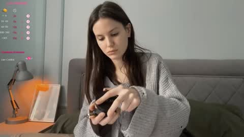 Snapshot of yourher0in chatting on December 23, 2024, 8:55 am Aida online show from December 23, 2024, 8:55 am