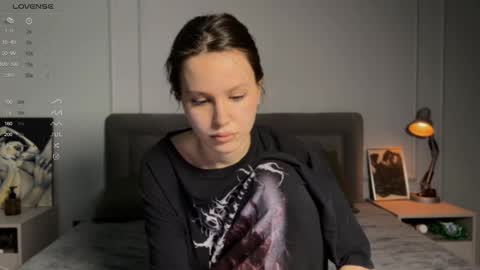 Snapshot of yourher0in chatting on February 22, 2025, 4:19 pm Aida online show from February 22, 2025, 4:19 pm