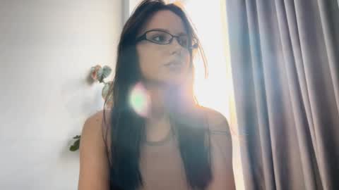 Snapshot of yourher0in chatting on March 6, 2025, 10:09 am Aida online show from March 6, 2025, 10:09 am