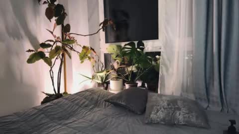 Snapshot of yourher0in chatting on March 8, 2025, 3:13 pm Aida online show from March 8, 2025, 3:13 pm