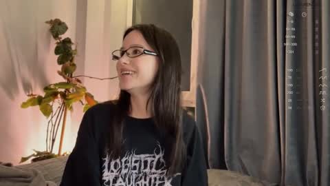 Snapshot of yourher0in chatting on March 11, 2025, 3:45 pm Aida online show from March 11, 2025, 3:45 pm