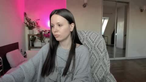 Snapshot of yourher0in chatting on September 15, 2025, 12:05 pm Aida online show from September 15, 2025, 12:05 pm