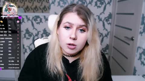 Snapshot of yourkarma_2_0 chatting on December 26, 2024, 1:43 pm Karma online show from December 26, 2024, 1:43 pm