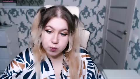 Snapshot of yourkarma_2_0 chatting on February 18, 2025, 2:16 pm Karma online show from February 18, 2025, 2:16 pm