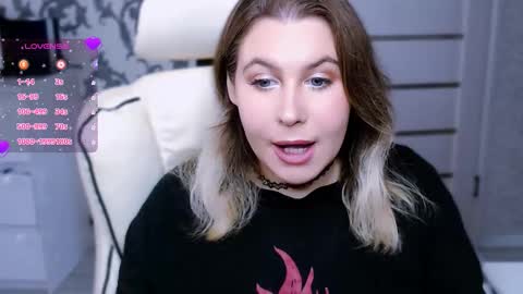 Snapshot of yourkarma_2_0 chatting on September 12, 2025, 1:33 pm Karma online show from September 12, 2025, 1:33 pm