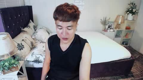 Snapshot of yourlivingonurdream chatting on October 20, 2025, 2:39 pm --               online show from October 20, 2025, 2:39 pm