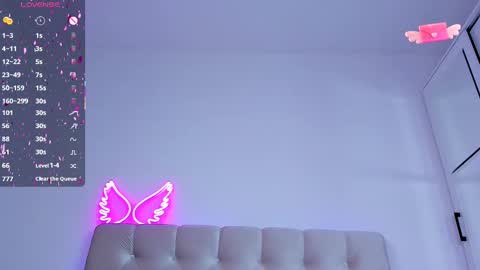 Snapshot of yourwilddestiny chatting on February 28, 2025, 11:47 am Destiny online show from February 28, 2025, 11:47 am