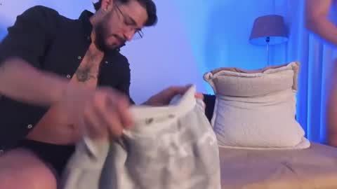 Snapshot of yulianpereira25 chatting on September 25, 2025, 12:03 am yulian 2811 online show from September 25, 2025, 12:03 am