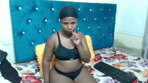 Snapshot of yummybumz chatting on November 1, 2025, 8:00 pm yummybumz online show from November 1, 2025, 8:00 pm