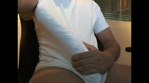 Snapshot of yut92 chatting on December 9, 2024, 8:00 am Yut online show from December 9, 2024, 8:00 am