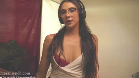 Snapshot of zarahlynch chatting on December 18, 2024, 6:25 pm Miss Lynch   Next show  2911 online show from December 18, 2024, 6:25 pm