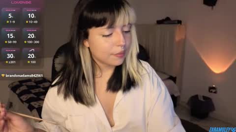 Snapshot of zaramuley chatting on October 14, 2025, 11:49 pm Zara muley online show from October 14, 2025, 11:49 pm