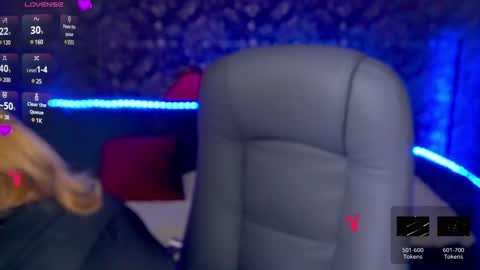 Snapshot of zarareign_ chatting on December 16, 2024, 12:48 am Lola online show from December 16, 2024, 12:48 am