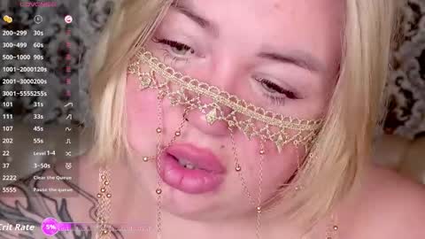 Snapshot of zarareign_ chatting on September 25, 2025, 7:39 pm Lola online show from September 25, 2025, 7:39 pm