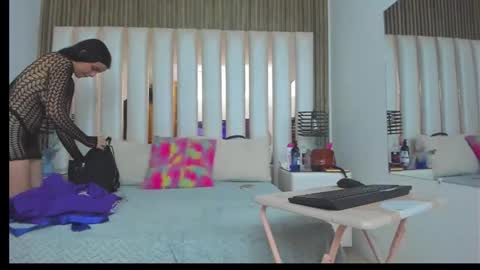 Zaraycox online show from November 3, 2025, 7:04 pm