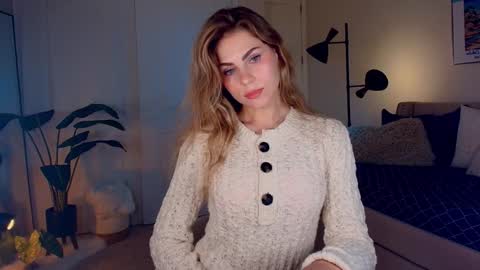 Snapshot of zlicious chatting on December 9, 2024, 10:52 pm Zara Join next live at 5PM EST online show from December 9, 2024, 10:52 pm