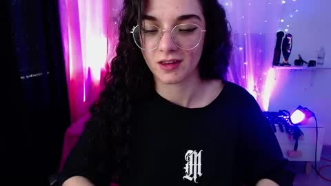 Snapshot of zoe_0111 chatting on January 20, 2025, 5:27 pm zoe_0111 online show from January 20, 2025, 5:27 pm