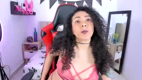 Snapshot of zoe_gruber chatting on December 12, 2024, 11:36 pm Zoe Gruber online show from December 12, 2024, 11:36 pm