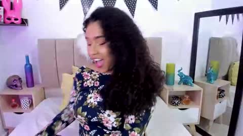 Snapshot of zoe_gruber chatting on December 19, 2024, 11:25 pm Zoe Gruber online show from December 19, 2024, 11:25 pm