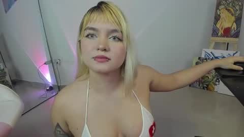 Snapshot of zoe_jhonson2 chatting on March 5, 2025, 12:59 am zoe online show from March 5, 2025, 12:59 am