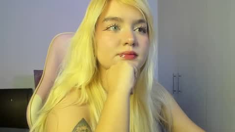 Snapshot of zoe_jhonson2 chatting on October 7, 2025, 6:16 pm zoe online show from October 7, 2025, 6:16 pm