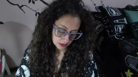 Zoe Koller online show from October 22, 2025, 10:59 am